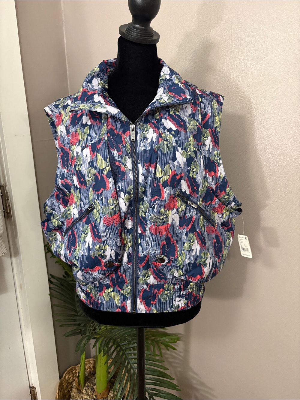 Free People Movement Off The Grid Printed Vest Supernova Floral Small NWT